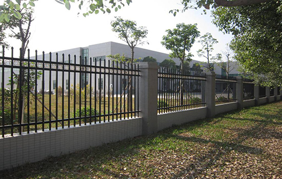 農(nóng)村小庭院<a href=http://m.yflyw.com target=_blank class=infotextkey>圍欄</a>