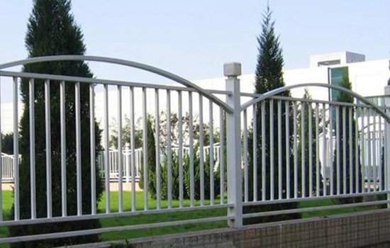 鐵藝圍墻<a href=http://m.yflyw.com target=_blank class=infotextkey>護欄</a>