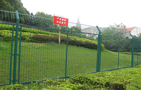 防翻越<a href=http://m.yflyw.com target=_blank class=infotextkey>圍欄</a>