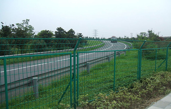 公路<a href=http://m.yflyw.com target=_blank class=infotextkey><a href=http://m.yflyw.com target=_blank class=infotextkey>圍欄</a>網(wǎng)</a>
