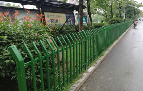 綠化帶隔離<a href=http://m.yflyw.com target=_blank class=infotextkey>護欄</a>