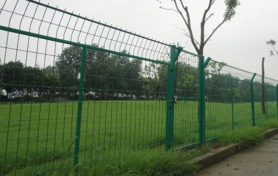 鐵絲網<a href=http://m.yflyw.com target=_blank class=infotextkey>圍欄</a>批發(fā)
