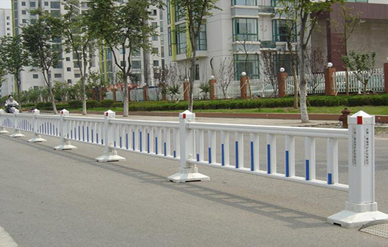 塑鋼道路<a href=http://m.yflyw.com target=_blank class=infotextkey>護(hù)欄</a>